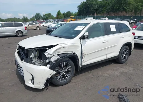 2019 Toyota Highlander Le Plus from USA, damaged, VIN 5TDBZRFH5KS977277